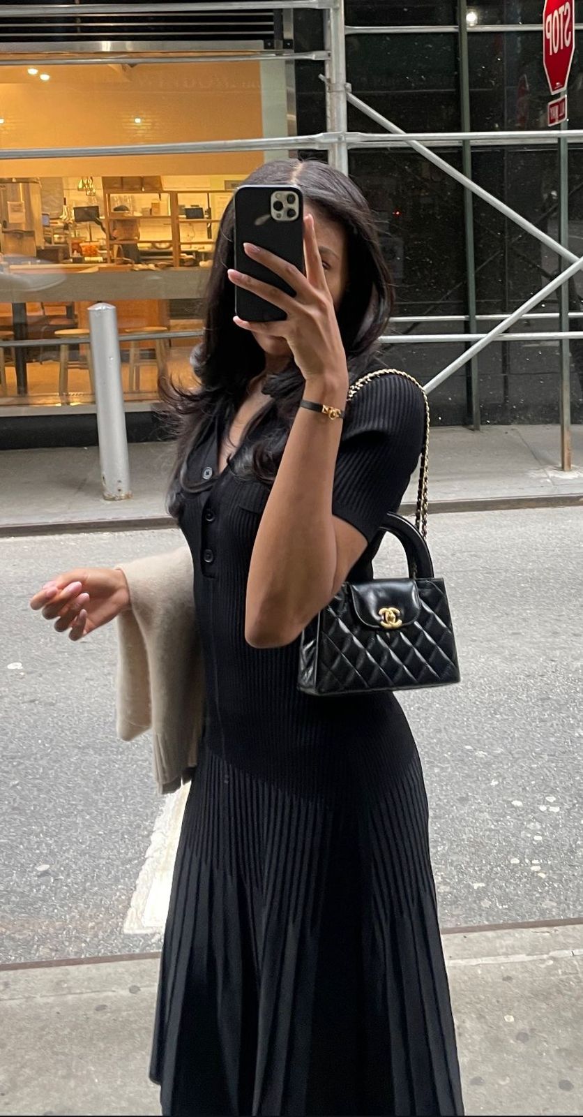 Chanel Kelly Crossbody Bag - Black