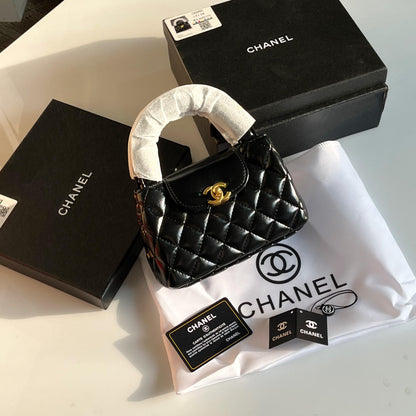 Chanel Kelly Crossbody Bag - Black