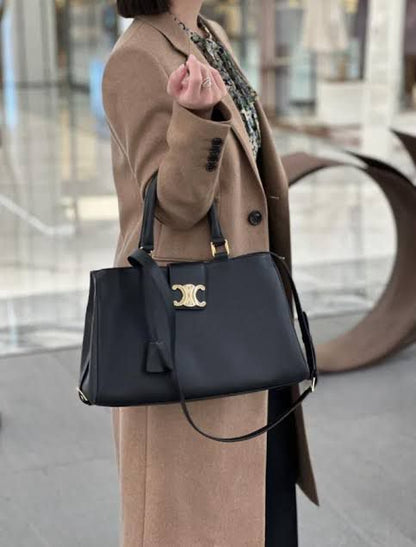 CELINE Handbag - Black