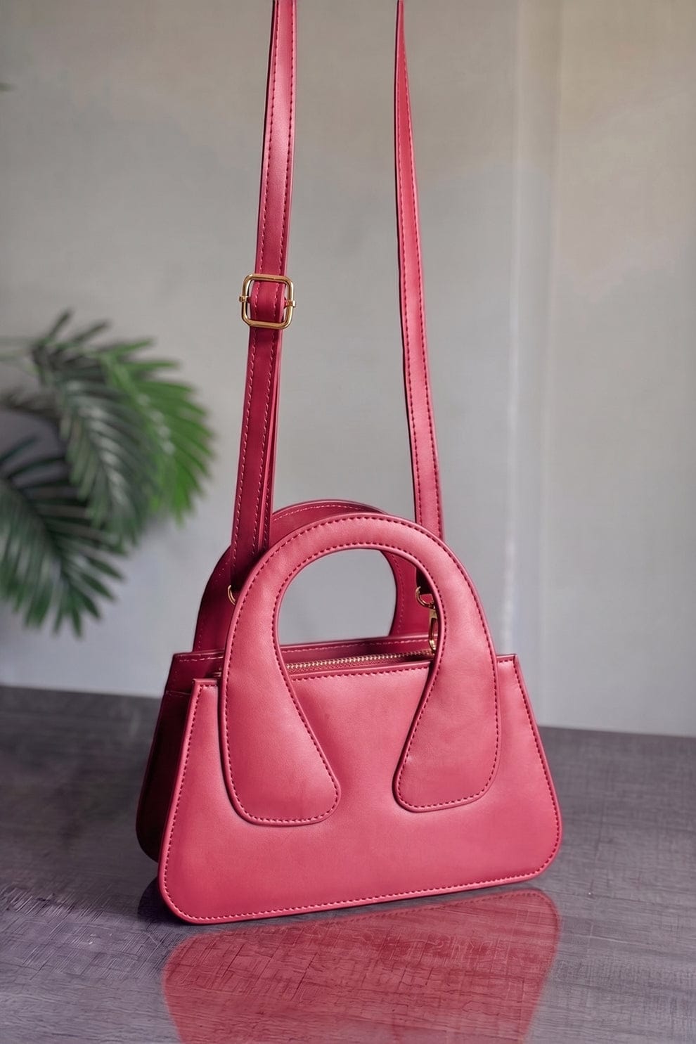 Chic Arch Crossbody Bag - Pink