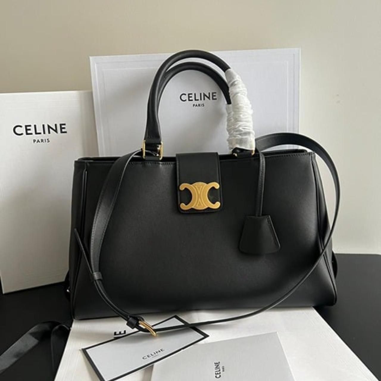 CELINE Handbag - Black